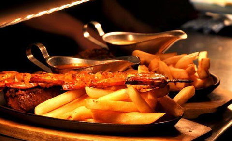 Squires Loft City Grill Room - Northern Rivers Accommodation 6