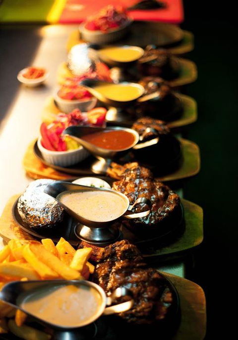 Squires Loft City Grill Room - Northern Rivers Accommodation 8