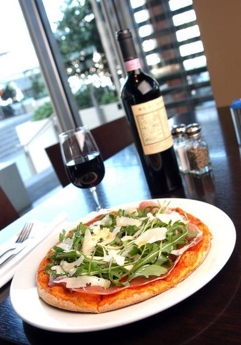 Renzo's Bar Cafe Italiano - Northern Rivers Accommodation 7