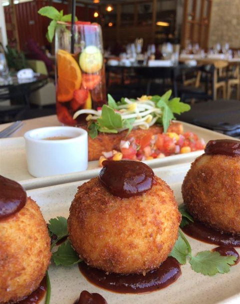 Three Monkeys Coffee & Tea House - Northern Rivers Accommodation 13