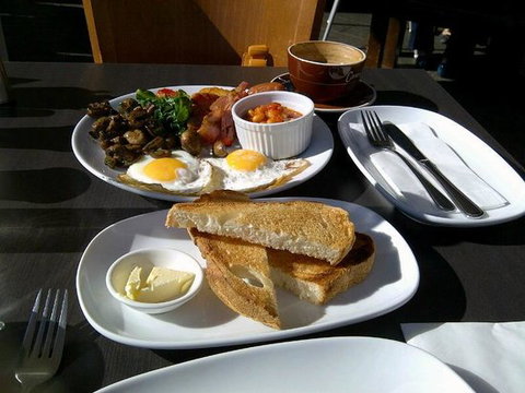 Zebra Lounge - Northern Rivers Accommodation 0