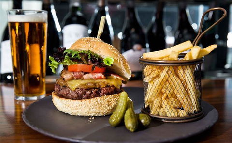 Northlakes Tavern Bistro - Northern Rivers Accommodation 8