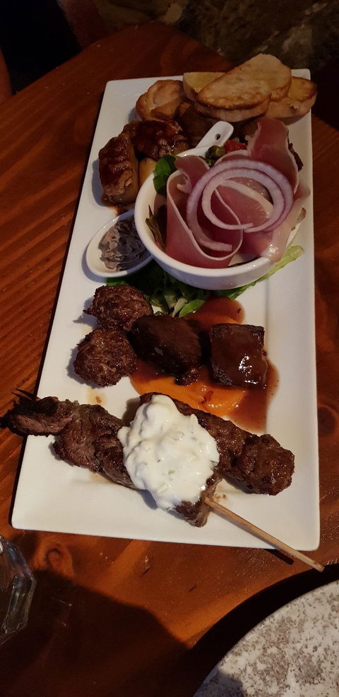 Ball And Chain Grill - Northern Rivers Accommodation 6
