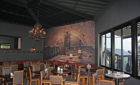 The Robertson Hotel Dining Room - Northern Rivers Accommodation 6