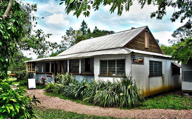 Broadbeach Waters QLD Northern Rivers Accommodation
