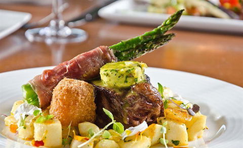Summit Restaurant And Bar - Northern Rivers Accommodation 7