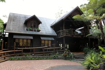 Secrets Cafe On The Deck At Montville - Northern Rivers Accommodation 4