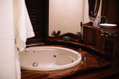 Secrets Cafe On The Deck At Montville - Northern Rivers Accommodation 12