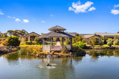 Quality Suites Point Cook Seasons 5 - Northern Rivers Accommodation 0