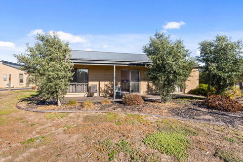 Quality Suites Point Cook Seasons 5 - Northern Rivers Accommodation 2