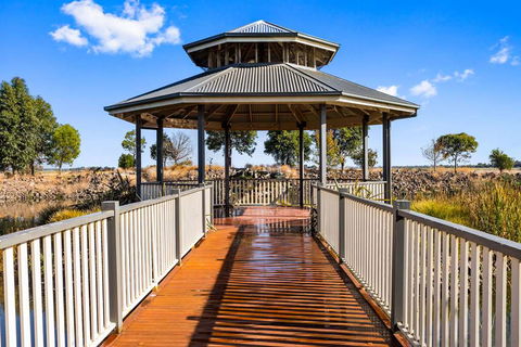 Quality Suites Point Cook Seasons 5 - Northern Rivers Accommodation 3