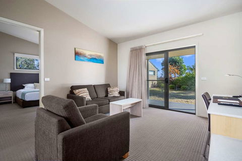 Quality Suites Point Cook Seasons 5 - Northern Rivers Accommodation 10