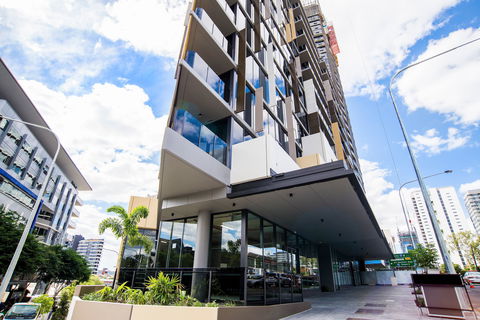 Arise Brisbane One - Northern Rivers Accommodation 0