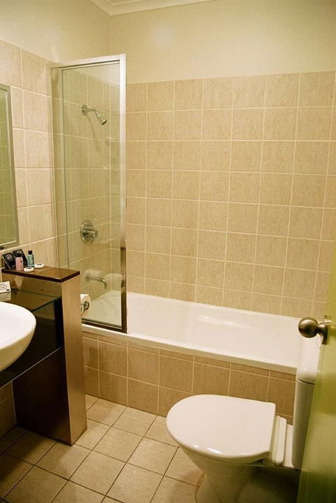 Rocklea International Hotel - Northern Rivers Accommodation 4