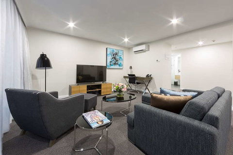 Avenue Hotel Canberra - Northern Rivers Accommodation 9