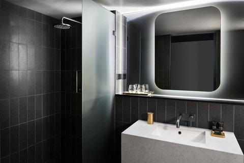 Midnight Hotel, Autograph Collection - Northern Rivers Accommodation 5