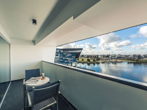 Mercure Melbourne Caroline Springs - Northern Rivers Accommodation 5