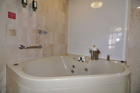 Pavilion On Northbourne - Northern Rivers Accommodation 15