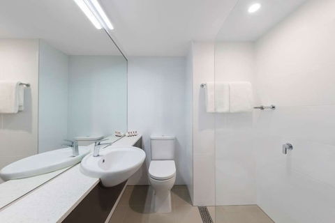 Travelodge Sydney Airport - Northern Rivers Accommodation 7