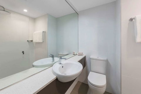 Travelodge Sydney Airport - Northern Rivers Accommodation 8