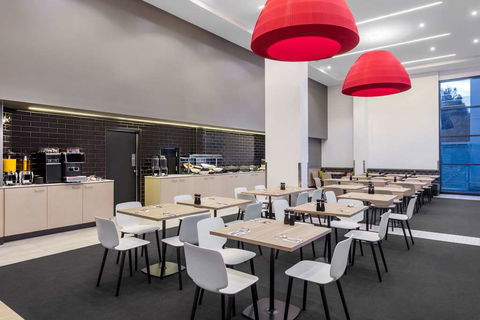 Travelodge Sydney Airport - Northern Rivers Accommodation 11