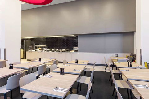 Travelodge Sydney Airport - Northern Rivers Accommodation 17
