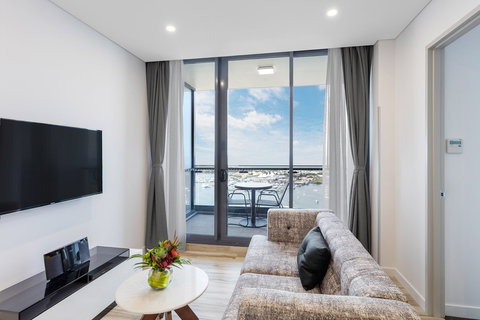Meriton Suites Southport - Northern Rivers Accommodation 6