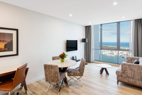 Meriton Suites Southport - Northern Rivers Accommodation 8