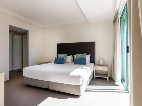 Mantra Crown Towers Surfers Paradise - Northern Rivers Accommodation 12