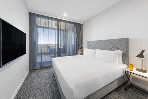 Meriton Suites George St - Northern Rivers Accommodation 7