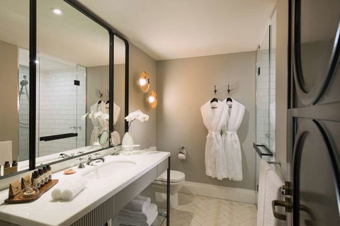Mayfair Hotel - Northern Rivers Accommodation 7