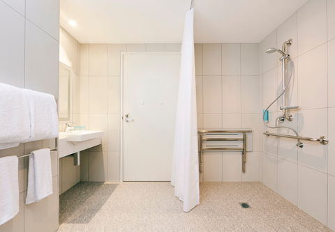 Holiday Inn Express Adelaide City Centre - Northern Rivers Accommodation 7