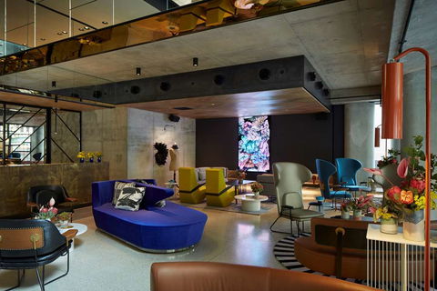 QT Melbourne - Northern Rivers Accommodation 1