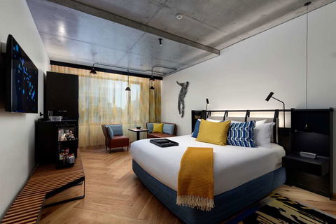 QT Melbourne - Northern Rivers Accommodation 4
