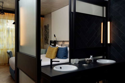 QT Melbourne - Northern Rivers Accommodation 5