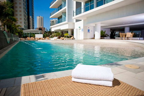 Wyndham Surfers Paradise Resort - Northern Rivers Accommodation 10