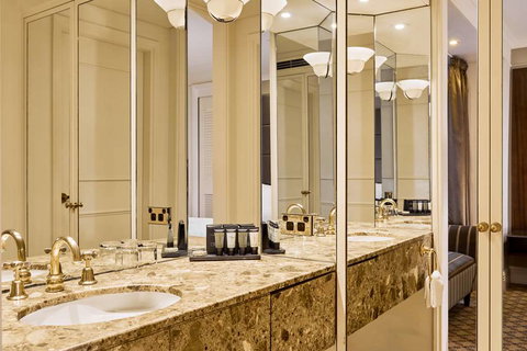 Stamford Plaza Melbourne - Northern Rivers Accommodation 7