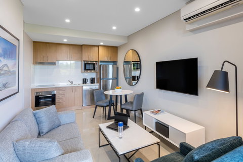 Meriton Suites Waterloo - Northern Rivers Accommodation 1