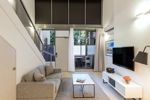 Meriton Suites Waterloo - Northern Rivers Accommodation 2