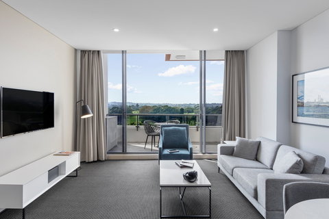 Meriton Suites Waterloo - Northern Rivers Accommodation 3