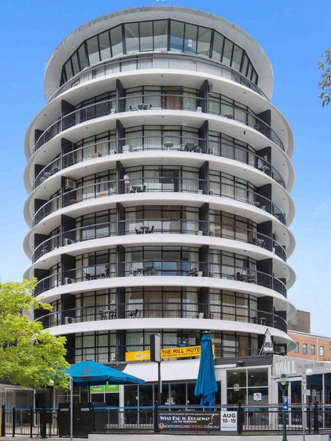 Madison Tower Mill Hotel - Northern Rivers Accommodation 0