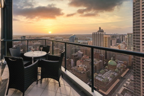 Meriton Suites Pitt Street - Northern Rivers Accommodation 0