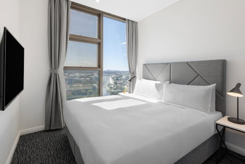 Meriton Suites George St - Northern Rivers Accommodation 1