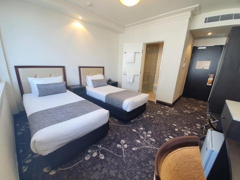 Burke & Wills Hotel - Northern Rivers Accommodation 1