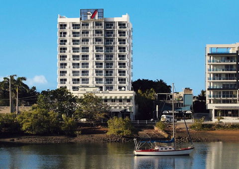 Oaks Metropole Hotel - Northern Rivers Accommodation 0