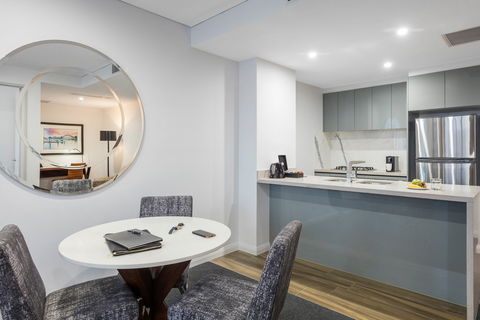 Meriton Serviced Apartments North Sydney - Northern Rivers Accommodation 5