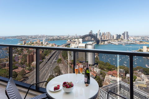 Meriton Serviced Apartments North Sydney - Northern Rivers Accommodation 13
