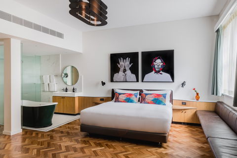 The Old Clare Hotel - Northern Rivers Accommodation 13