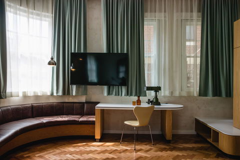 The Old Clare Hotel - Northern Rivers Accommodation 16