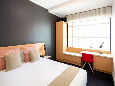 Hotel Ibis World Square - Northern Rivers Accommodation 4